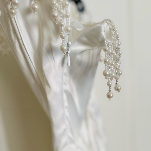 New pearl white satin Strapless Midi Dress size small - Picture 12 of 12